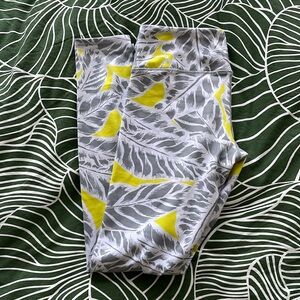 Alo Yoga Airbrush Palm-Printed Sport Leggings Zest Gray Yellow Palm Print Size S